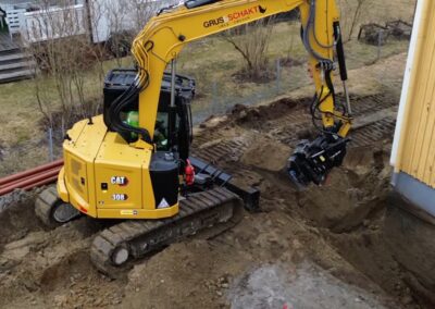 Grävmaskin gräver dränering umeå